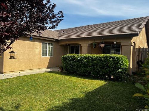 853 Sunset Meadow Ln, Bakersfield, CA 93308-9237