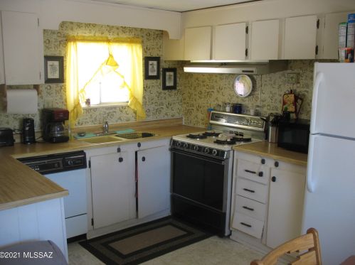 5365 Lazy S St, Tucson, AZ 85713-6302