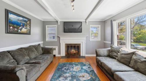 5 Van Buren Cir, Stamford CT  06906-2421 exterior