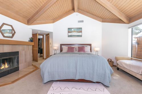 315 Skidder Trl, Truckee CA  96161-3930 exterior