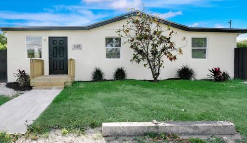 1319 Rainbow Ave, West Palm Beach, FL 33406-4879