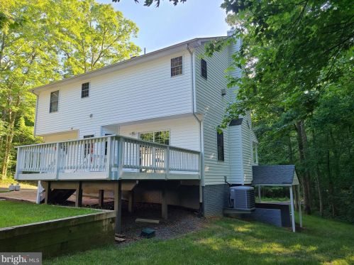 8819 Clinton Dr, Nokesville VA  20181-3205 exterior