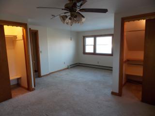 345 10th St, Palisades Park NJ  07650-2205 exterior