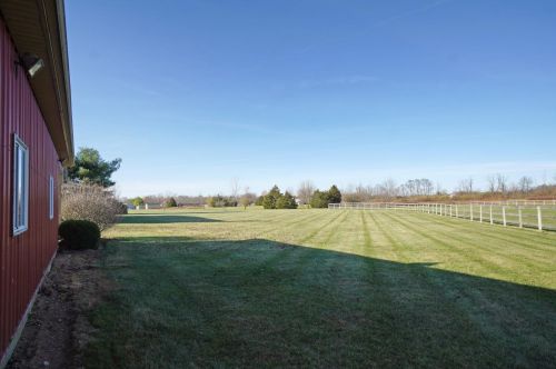 386 Schell Rd, Wilmington OH  45177-9037 exterior
