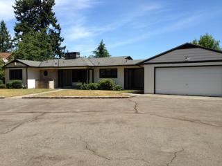 11915 Creekside Dr, Lakewood, WA 98499-1276