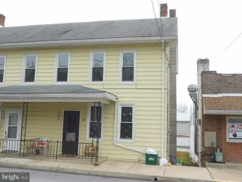 26 Maple St, Longlevel, PA 17368-9101