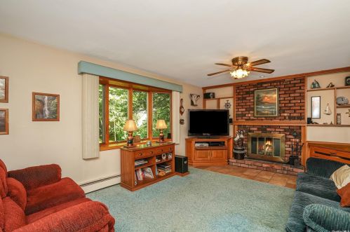 58 Liso Dr, Mount Sinai NY  11766-1917 exterior