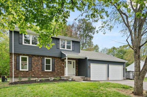 208 Lefoll Blvd, Wapping CT  06074-4261 exterior