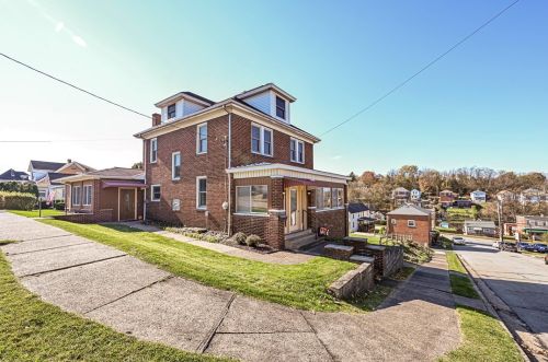 110 Locust St, Jeannette, PA 15644-2414