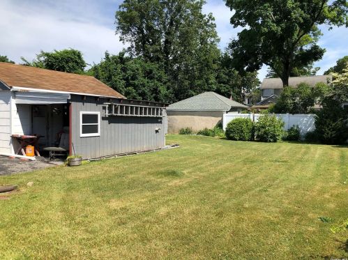 91 Pine St, Islip Manor NY  11751-2228 exterior