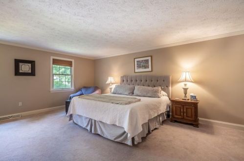 90 Will Scarlet Rd, Canonsburg PA  15317-2512 exterior