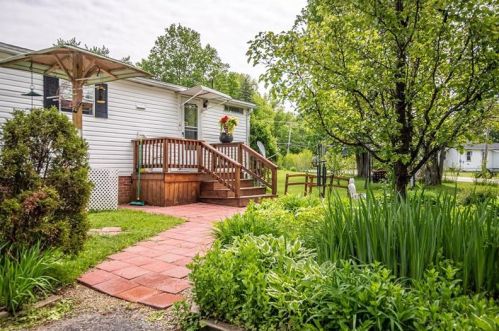 4427 Morefield Rd, Hermitage, PA 16148-3763