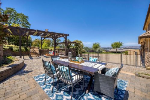 2940 Capetanios Dr, Folsom CA  95762-4601 exterior