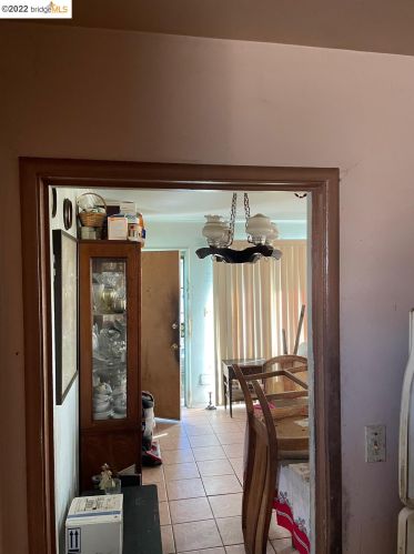 971 76, Oakland CA 94605-2807 exterior