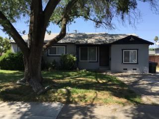 6332 Leola Way, Sacramento CA  95824-3912 exterior