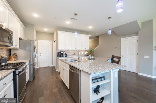 33 Locks Farm Ln, Downingtown PA  19335 exterior