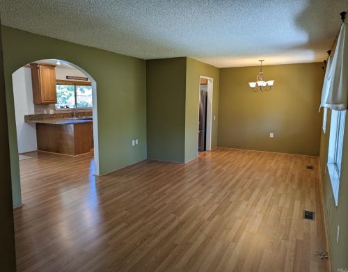 143 Rainier Cir, Vacaville CA  95687-3309 exterior