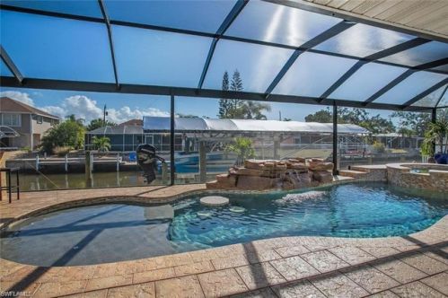 400 Donora Blvd, Fort Myers Beach, FL 33931-3608