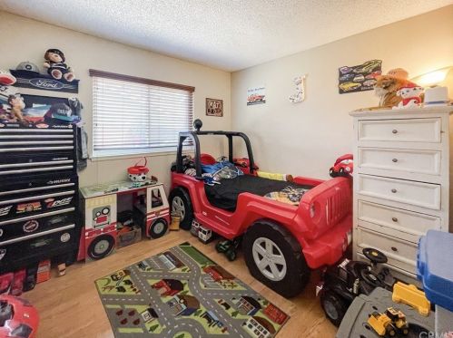 242 White Oak Rd, Lake Elsinore CA  92530-5181 exterior