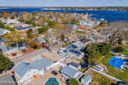 47 Van Ness Dr, Bricktown NJ  08723-5760 exterior