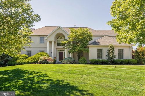 125 Burgundy Cir, Blue Bell, PA 19422-1437