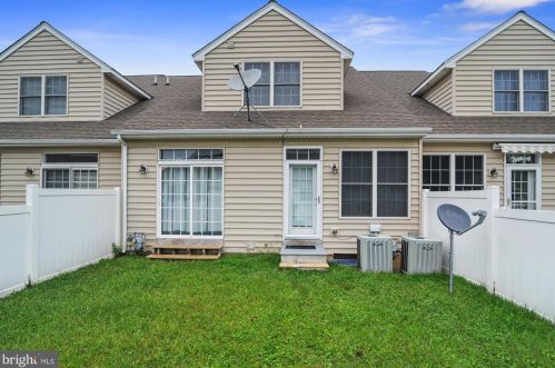 15 Harcrest Ct, Dover DE  19901-6459 exterior