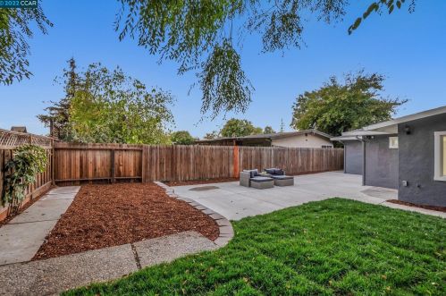 2766 Mayfair Ave, Concord CA  94520-4736 exterior