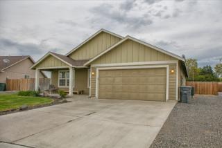 668 Riverstone Dr, Richland, WA 99352-4110