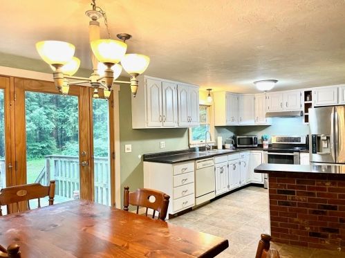 39 Blackinton Rd, Orange, MA 01364-2039