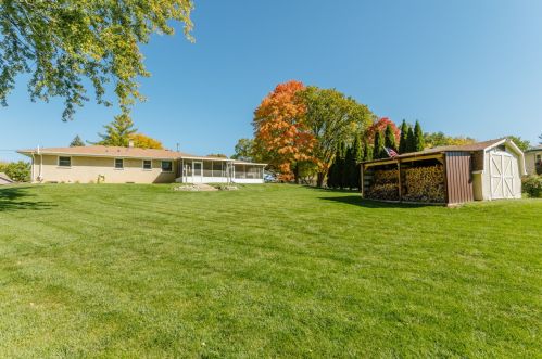 7750 Martha Cir, Waterford WI  53185-2039 exterior