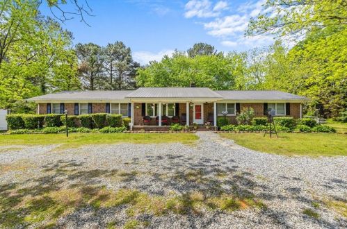 569 Wolf Creek Rd, Star, NC 27356-7851