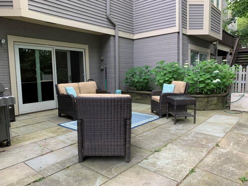154 Boulder Ridge Rd, Scarsdale, NY 10583-3138