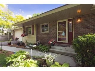 6565 Buckingham Rd, Saint Paul, MN 55125-2477