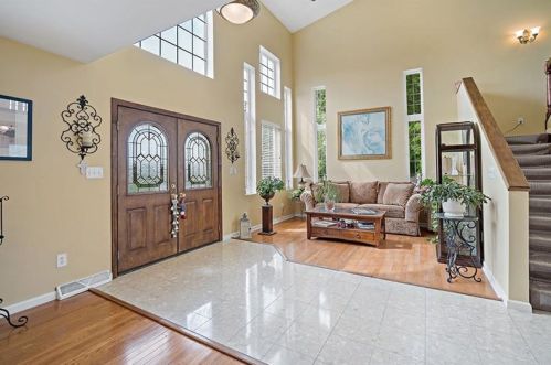 112 Aragon Pl, Finleyville, PA 15332-1058