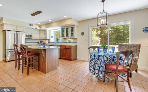 131 Knoxlyn Farm Dr, Kennett Sq PA  19348-2700 exterior