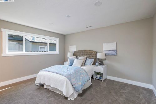 5501 Arizona Dr, Concord CA  94521-4026 exterior