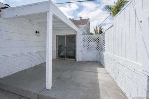 1704 Ebers St, San Diego CA  92107-3504 exterior