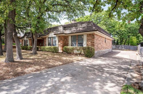 812 Firewheel Trl, Fort Worth, TX 76112-1702