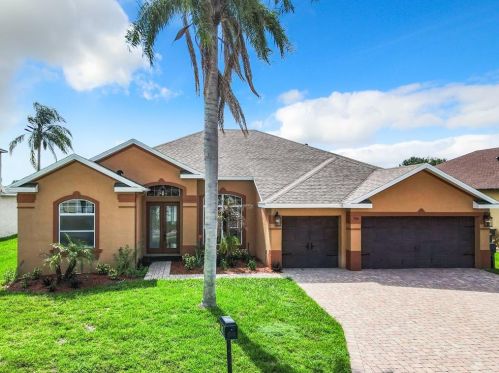 754 Golf Course Pkwy, Davenport, FL 33837-5530