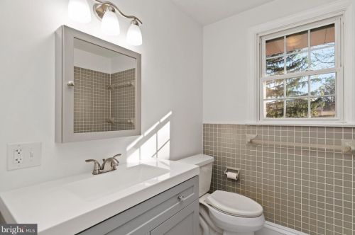 1749 Church Rd, Hummelstown PA  17036-9724 exterior