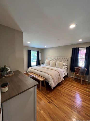 19 George St, Bridgeport CT  06611-1902 exterior