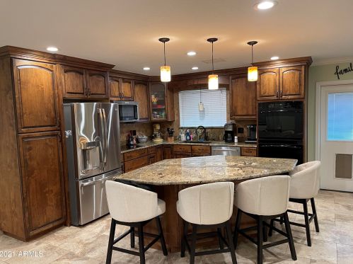 760 Meadows Dr, Chandler AZ 85224-8662 exterior