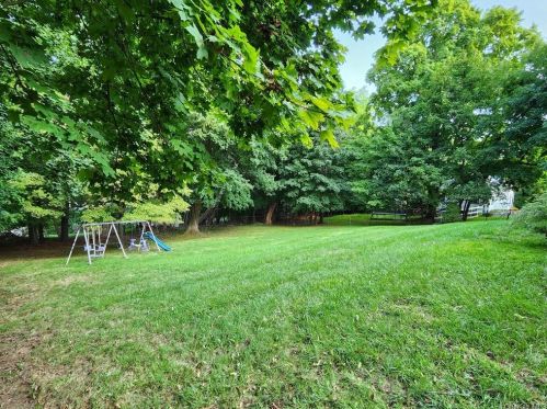 4 Noe Ave, Airmont, NY 10901-6313