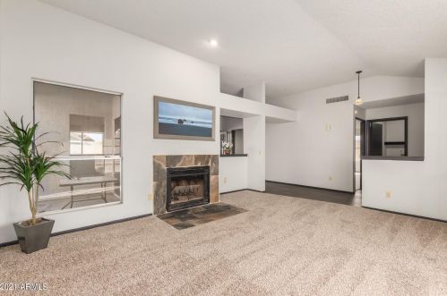 7306 Sierra Vista Dr, Glendale, AZ 85303-3635