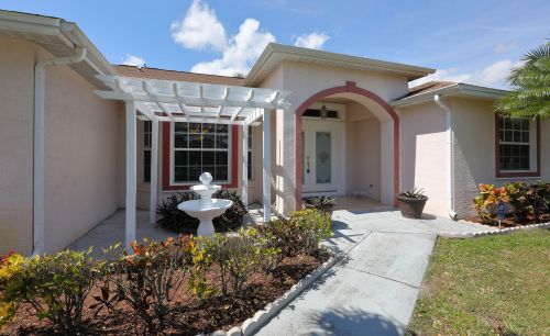 2034 Camilo St, Fort Pierce, FL 34952-6719