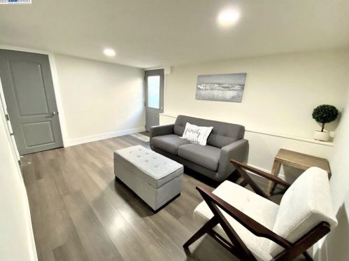 836 47th St, Oakland CA  94608-3202 exterior