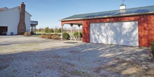 386 Schell Rd, Wilmington OH  45177-9037 exterior