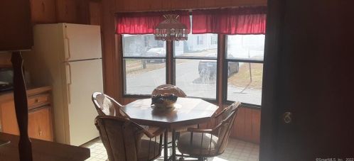 2 2nd St, Beacon Falls, CT 06403-1616