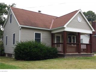 964 Brittain Rd, Akron, OH 44305-1366