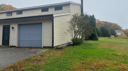 192 Winnicutt Rd, Stratham, NH 03885-2438